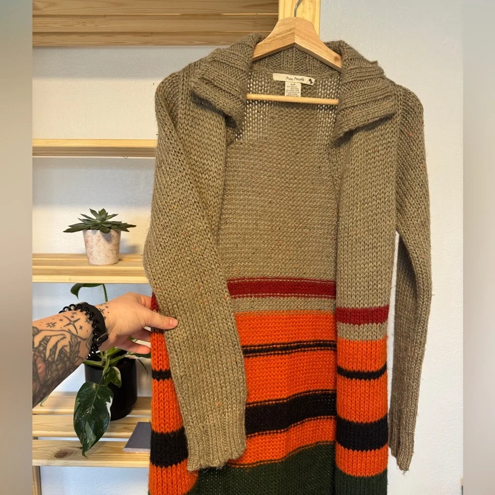 🖤 Vintage Free People Long Striped Knit Sweater EUC - Picture 3 of 4